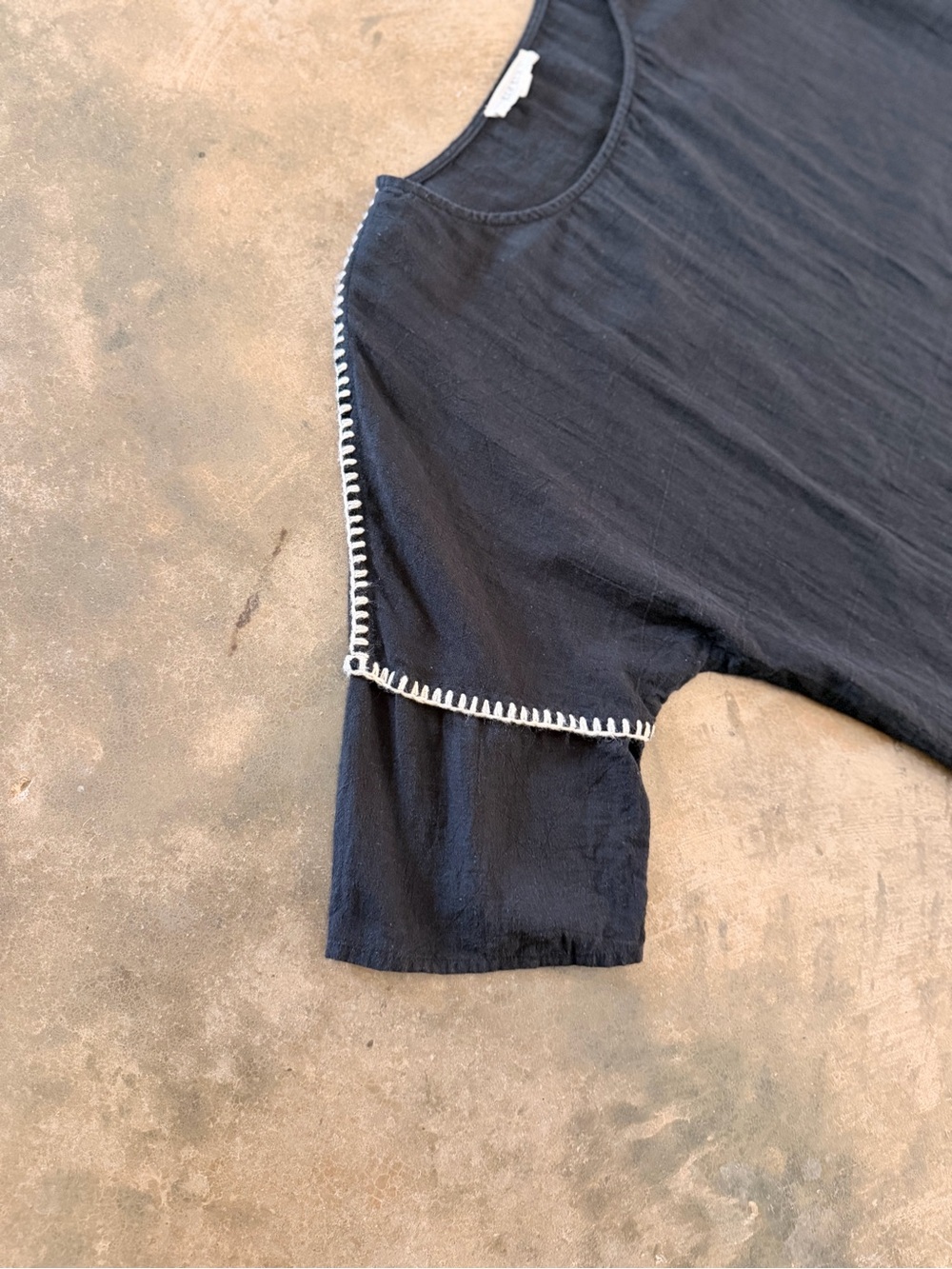 ILLA ILLA Linen Cotton Blend Top Black Whipstitch Detail Small - Picture 4 of 9